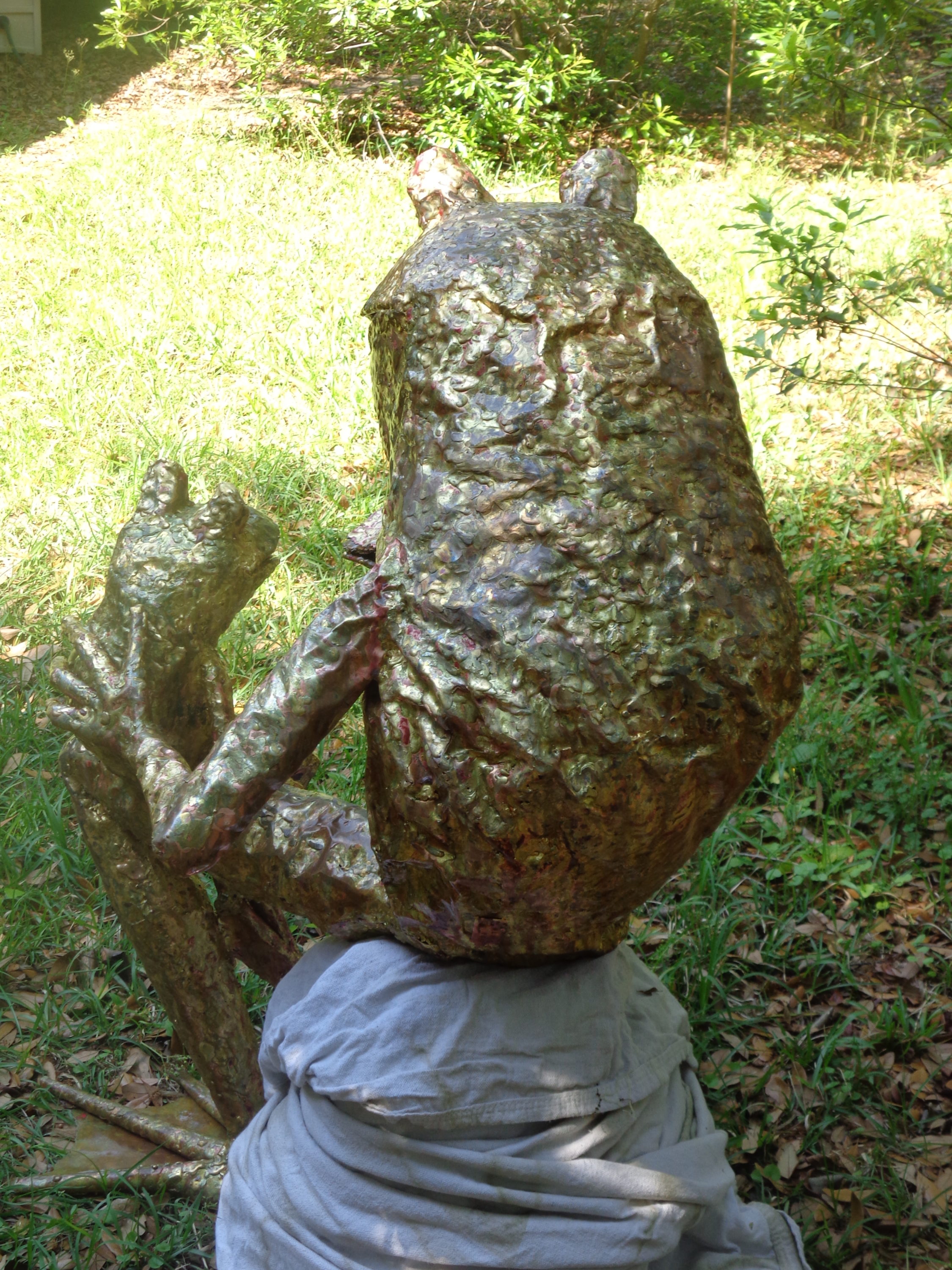 frog sculpture parent and child with book 4-20-2017 beau smith (11)