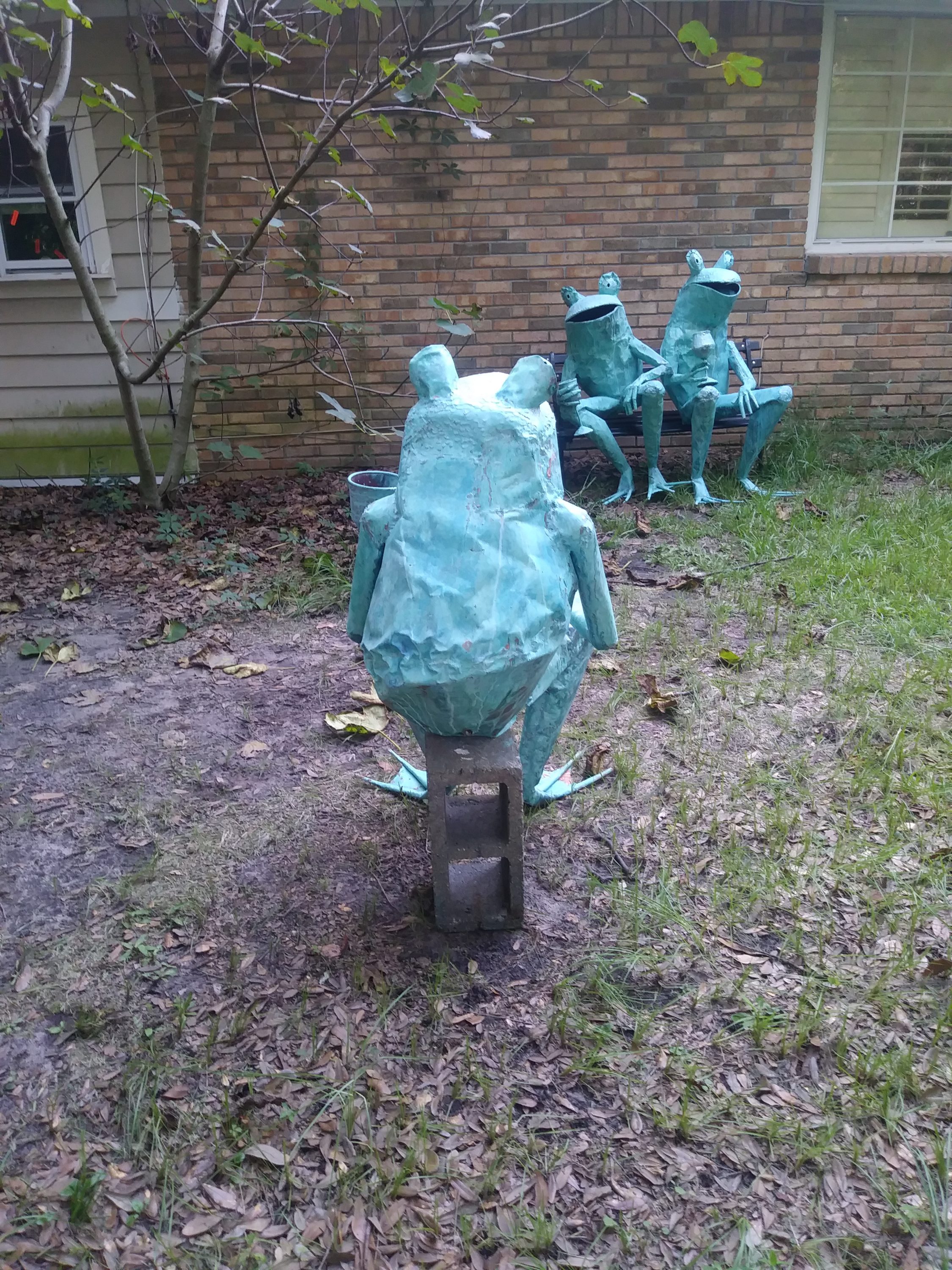 beau smith frog sculpture 8-1-17 (9)