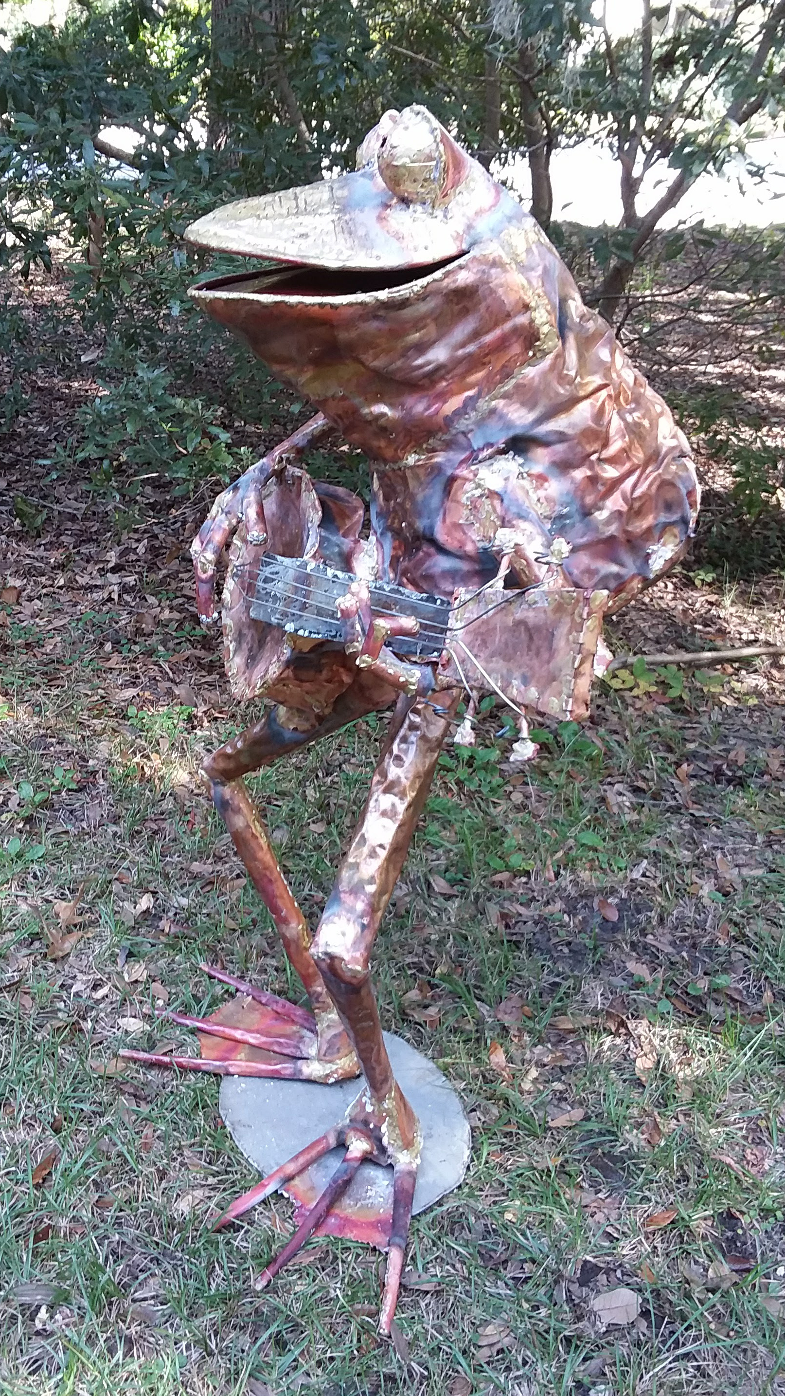banjo frog sculpture beau smith 2017 (3)