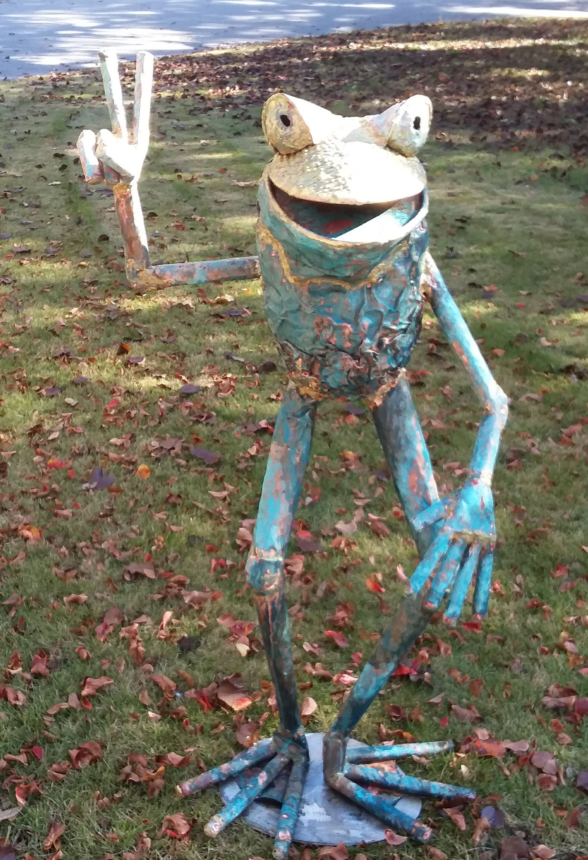 peace frog sculpture beau smith 2017 (7)