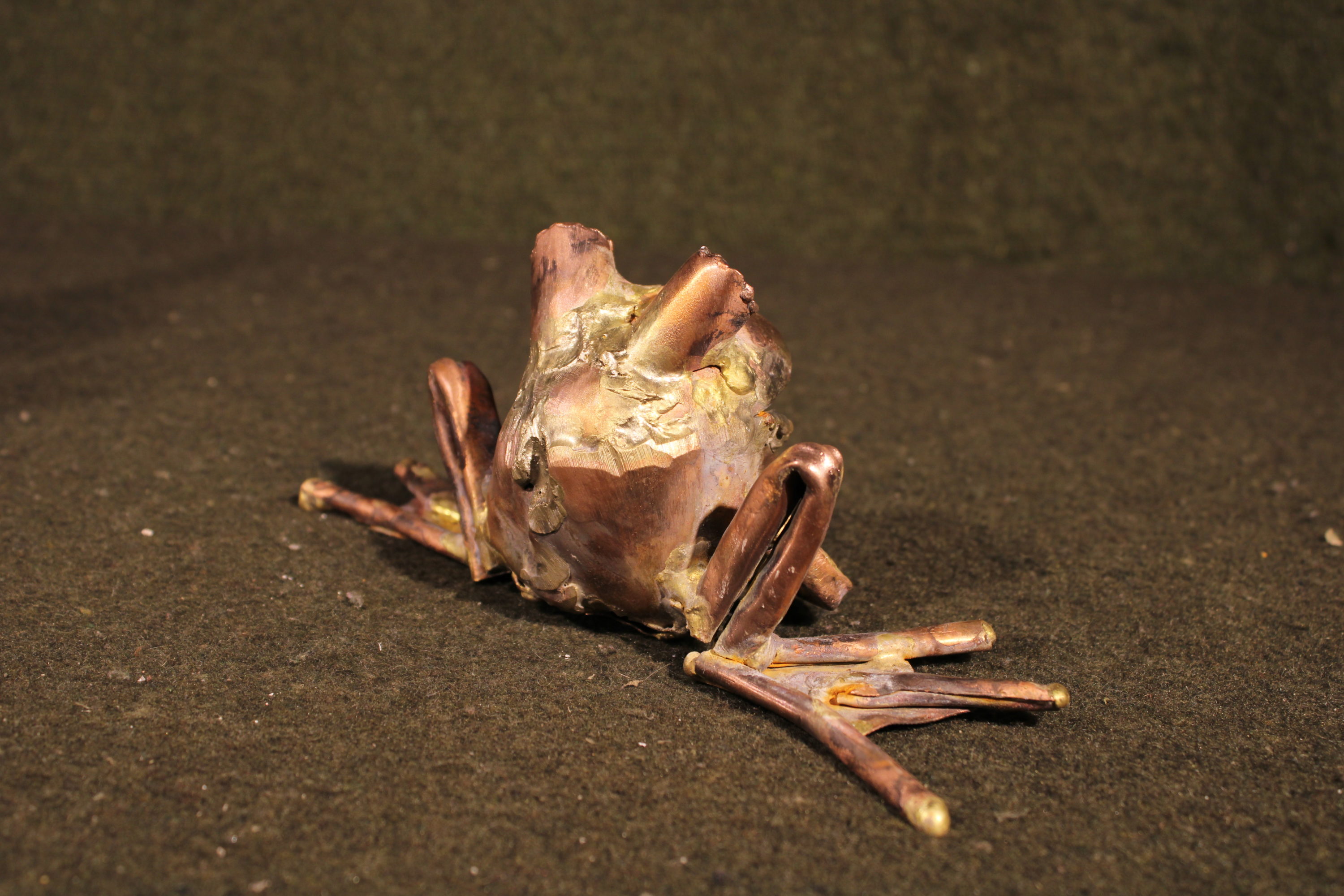 Seated Mid Size Shapely Frog Sculpture – Beau Smith's Copper Frog