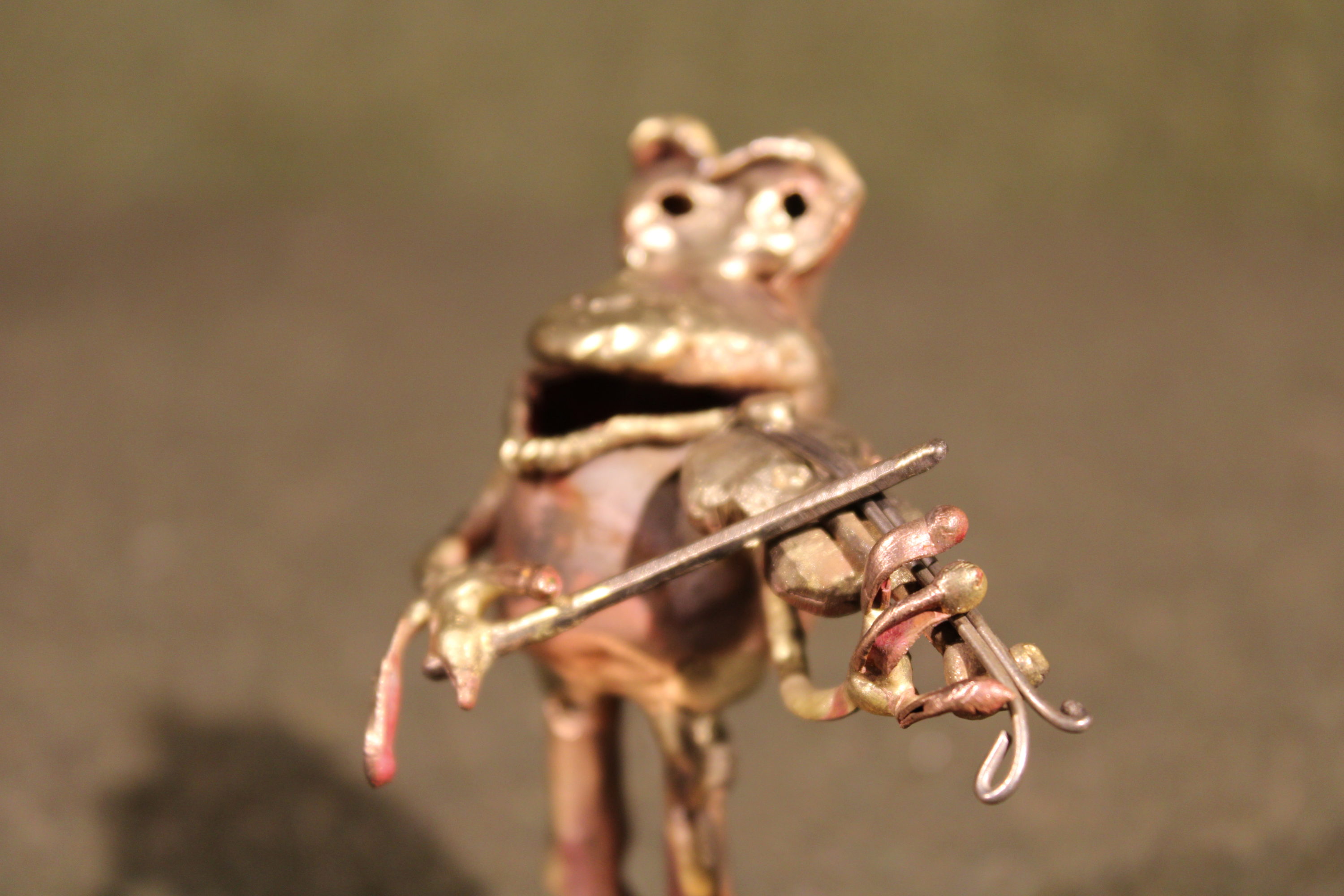 This image has an empty alt attribute; its file name is fiddle-playing-froglet-beau-smith-metal-sculpture-4-21-20-3-3000x2000.jpg