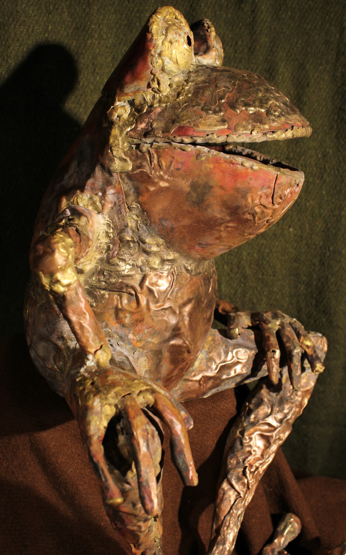 Seated Mid Size Shapely Frog Sculpture – Beau Smith's Copper Frog Workshop